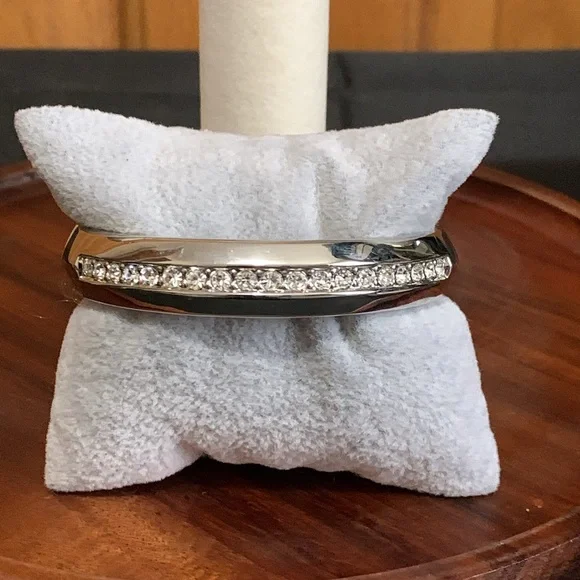 Silver tone rhinestone hinge bracelet - Picture 1 of 6